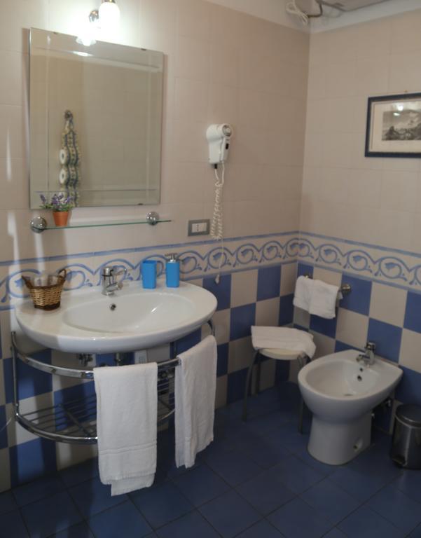 B&B La Vetreria Almaru Catania Ruang foto