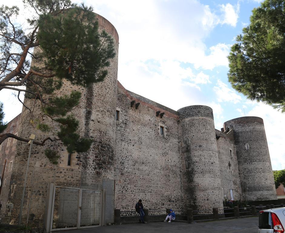 B&B La Vetreria Almaru Catania Bagian luar foto